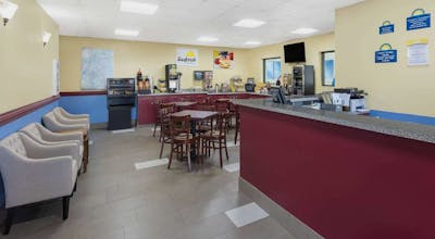 Days Inn & Suites by Wyndham Peachtree Corners/Norcross