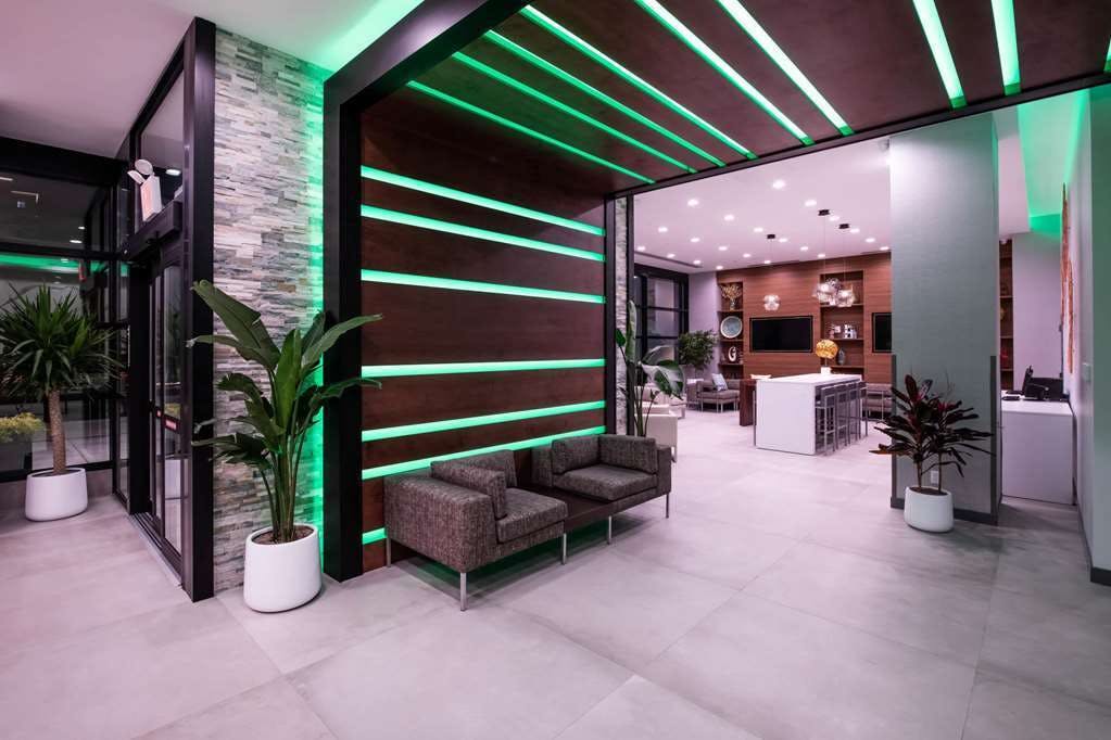 Wingate by Wyndham Long Island City