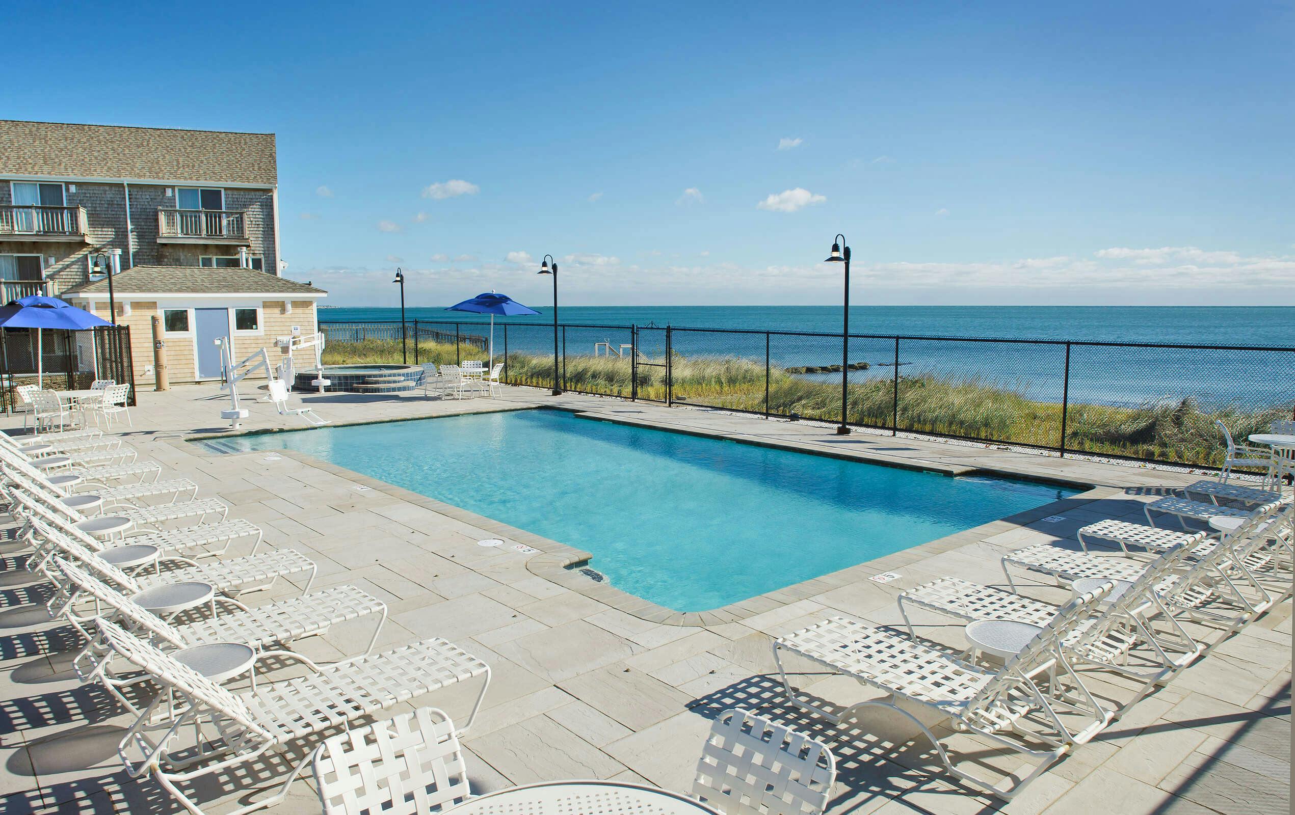 Hotel Ocean Mist Beach Hotel and Suites photo 1