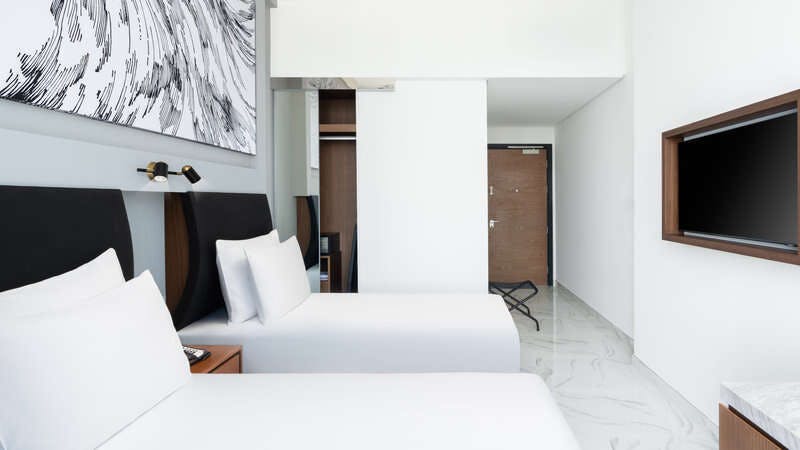 Hotel Holiday Inn Dubai Village Circle By Ihg photo 2