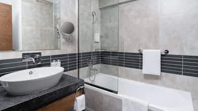 Hotel Holiday Inn Dubai Village Circle By Ihg photo 5