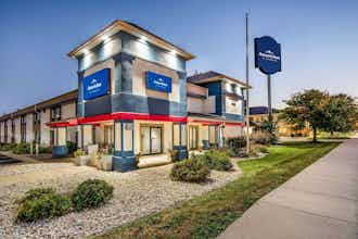 Hotel AmericInn Beloit photo 2