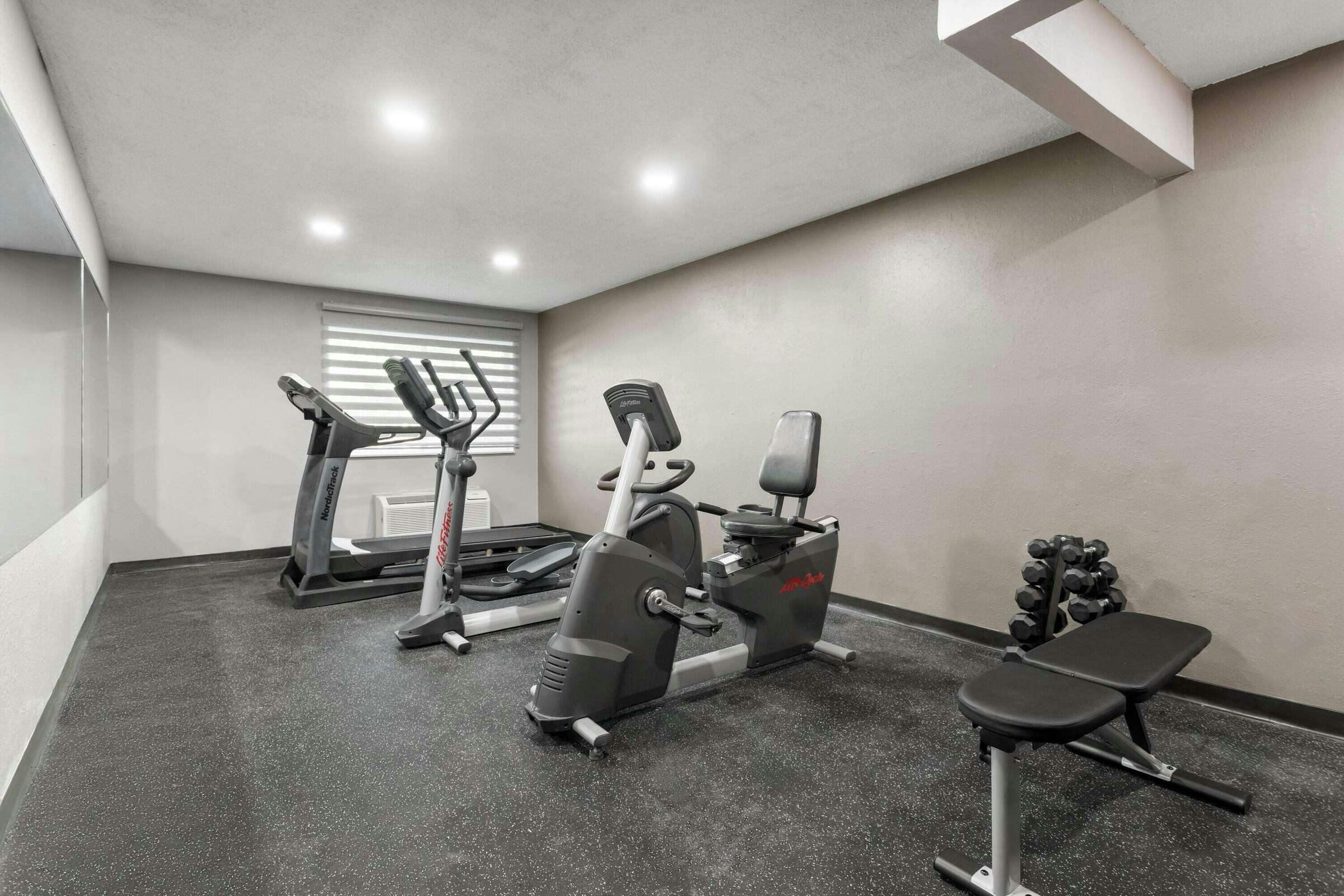 Hotel Baymont Inn and Suites Piqua photo 5