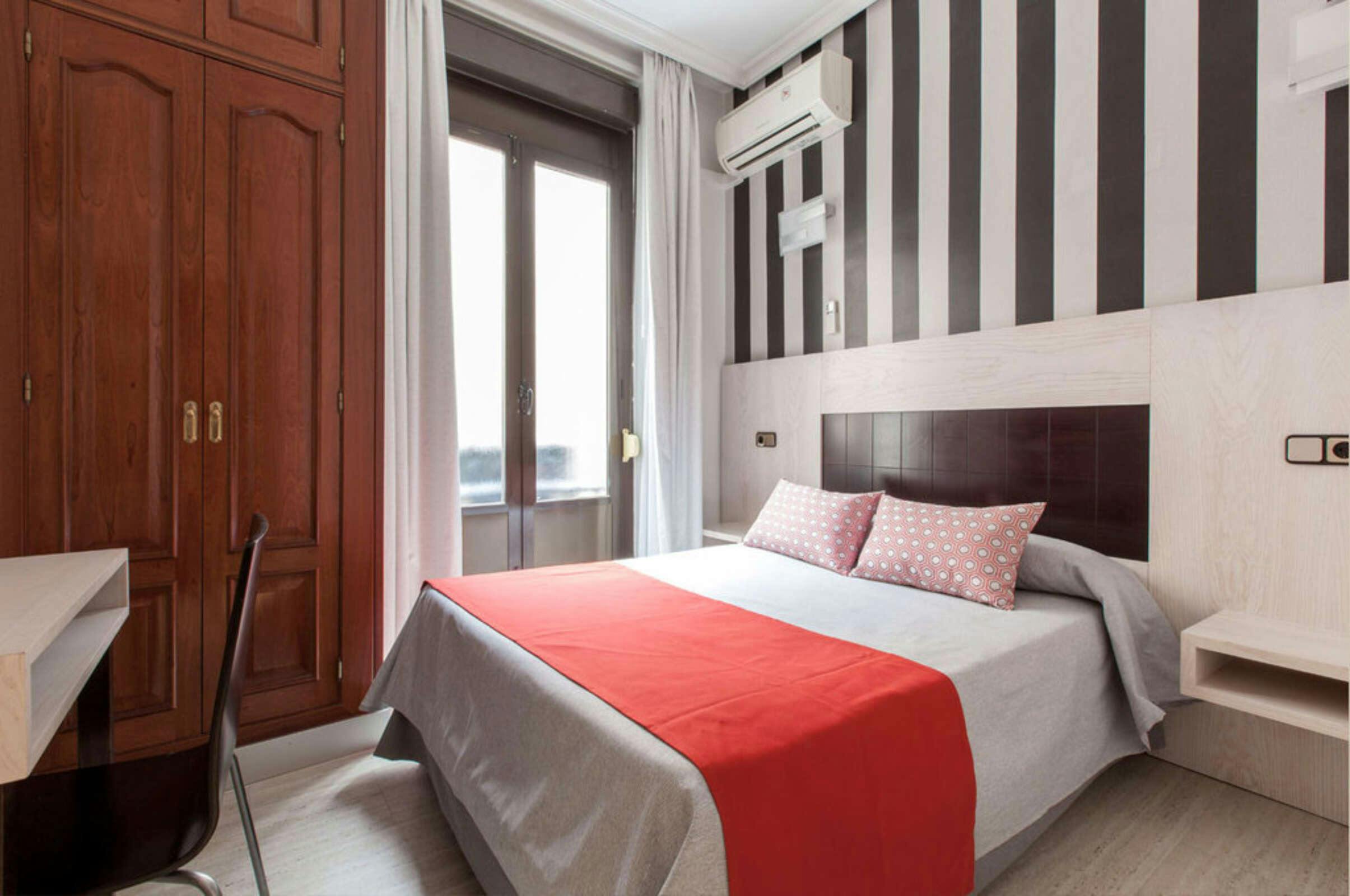 Hotel Hostal Castilla I Atocha photo 5