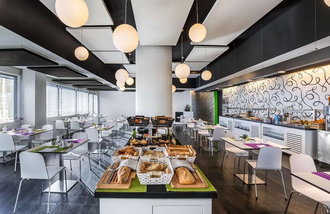 Hotel Occidental Castellana Norte photo 3