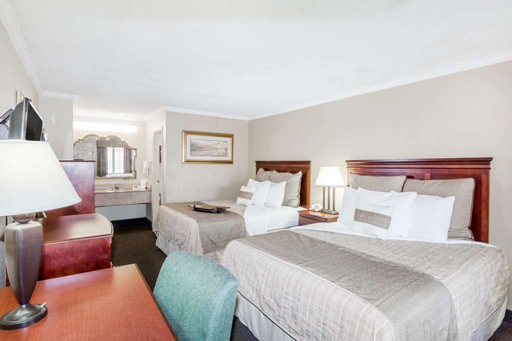 Hotel Days Inn by Wyndham Destin photo 3