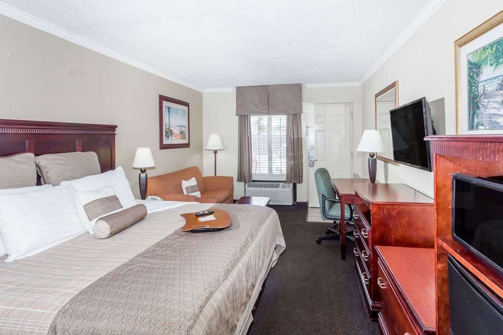 Hotel Days Inn by Wyndham Destin photo 5