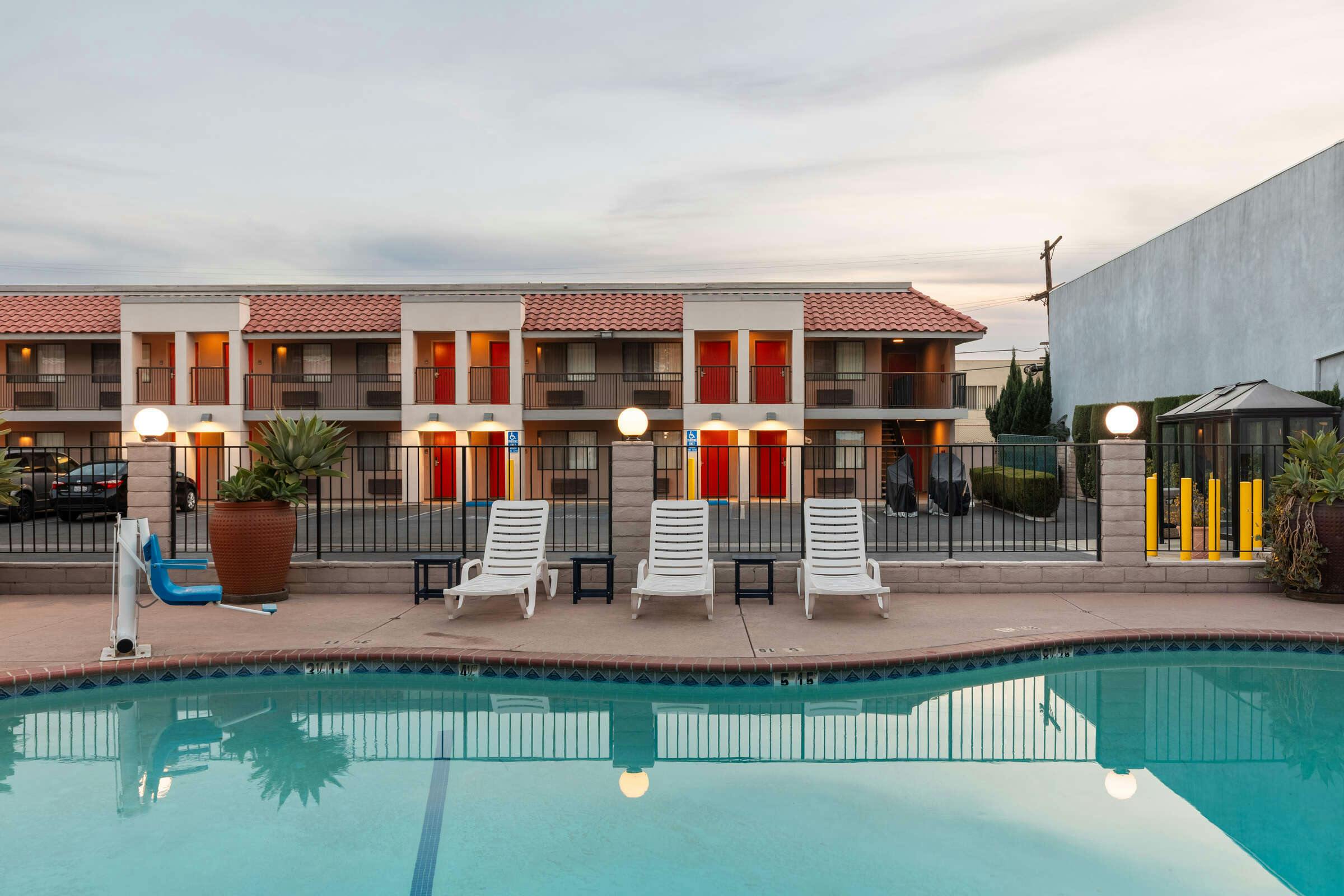 The Hills Inn Eagle Rock