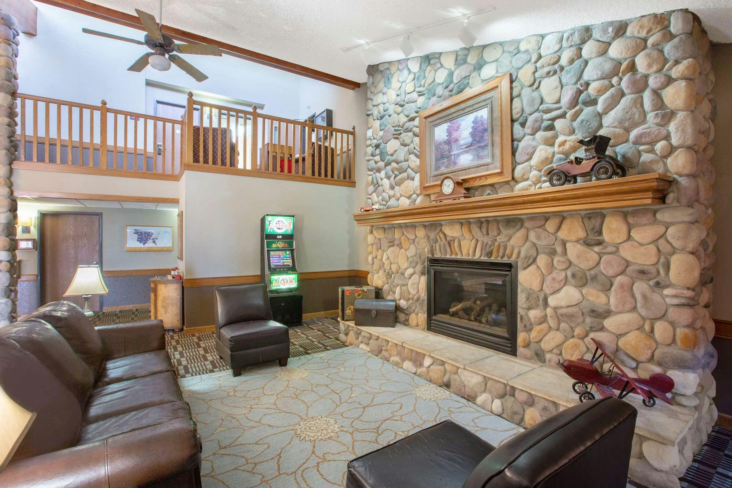 Hotel AmericInn Lincoln North photo 1