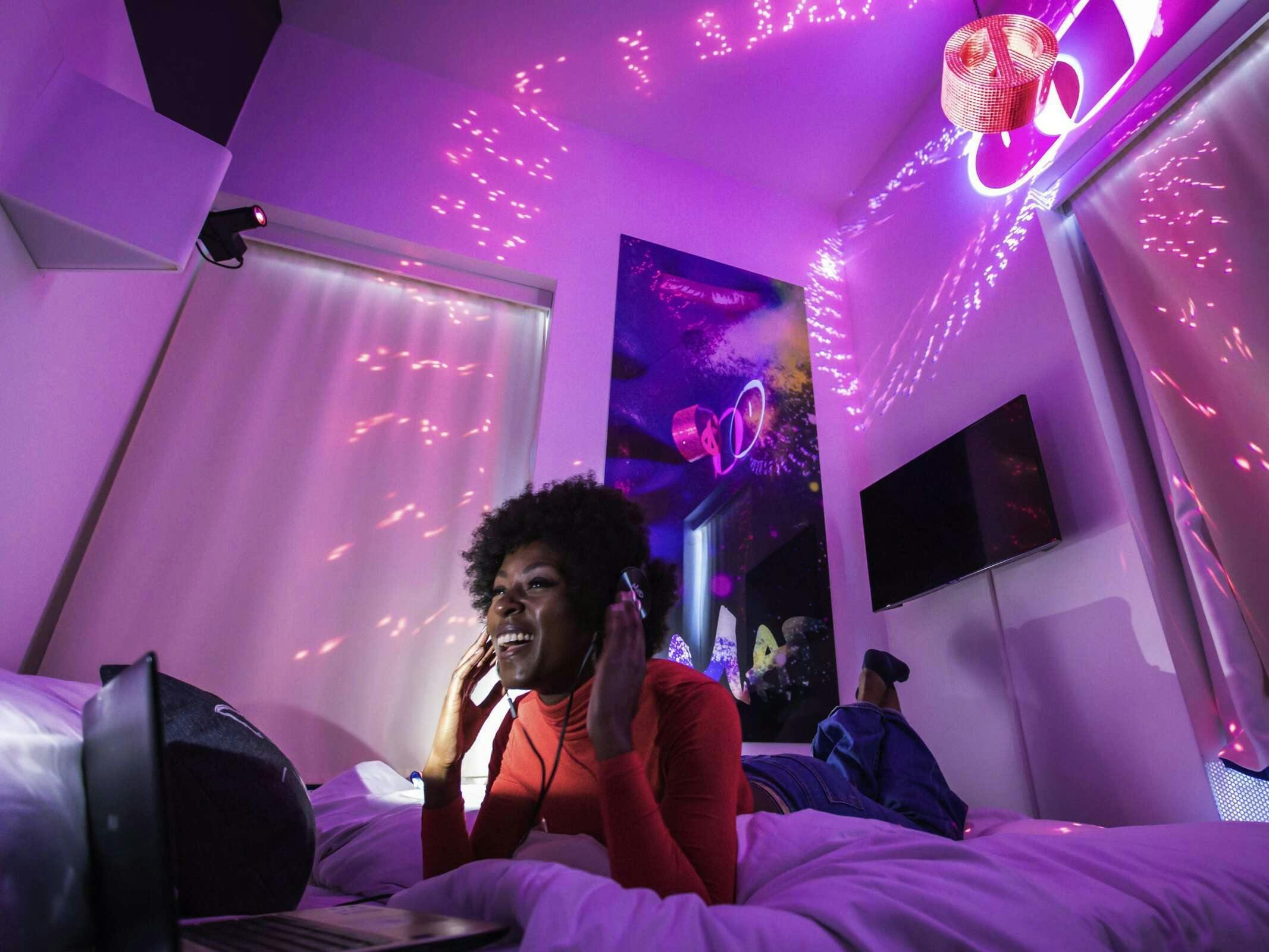 Hotel Ibis Styles Lausanne Center Mad House photo 5