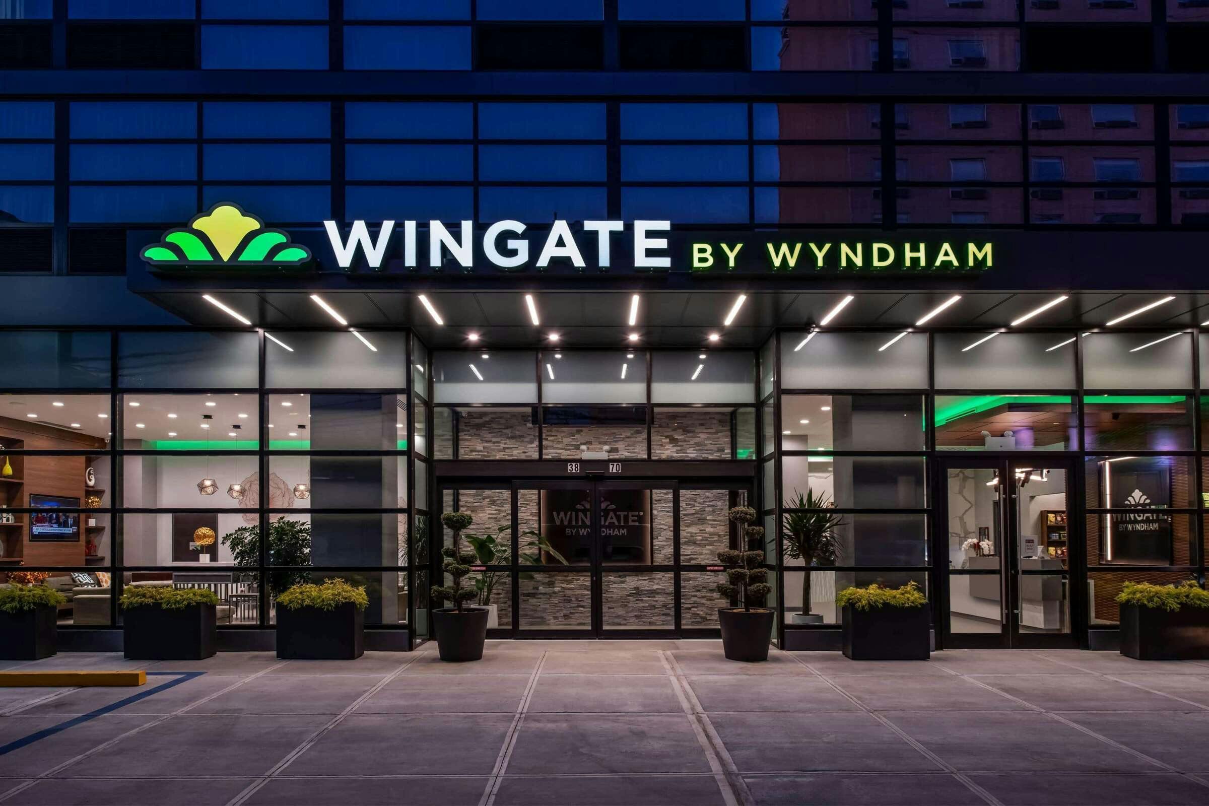Hotel Wingate by Wyndham Long Island City photo 1