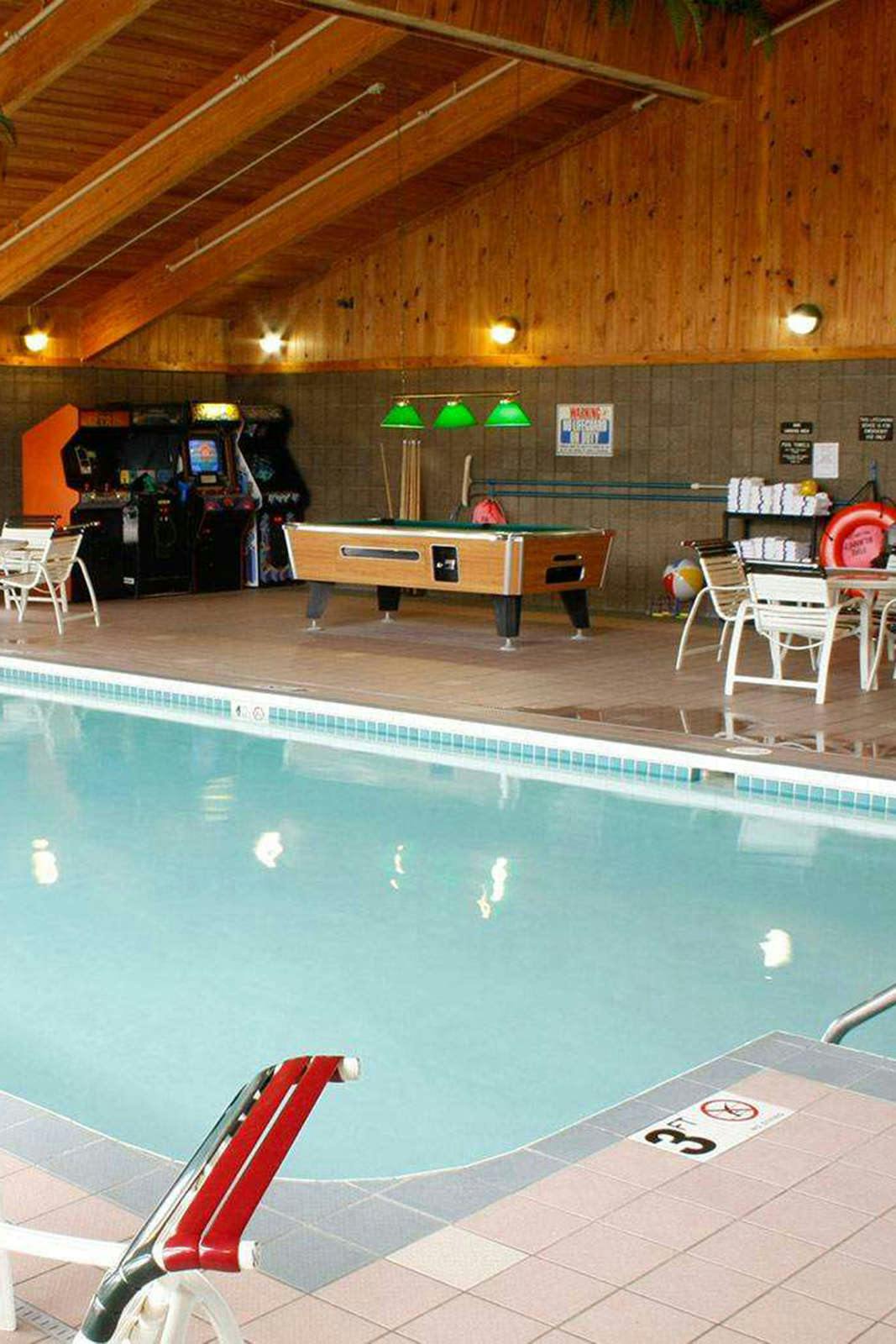 Hotel AmericInn by Wyndham Sturgeon Bay photo 4