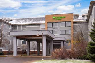 Hotel Wyndham Garden Otsego photo 1