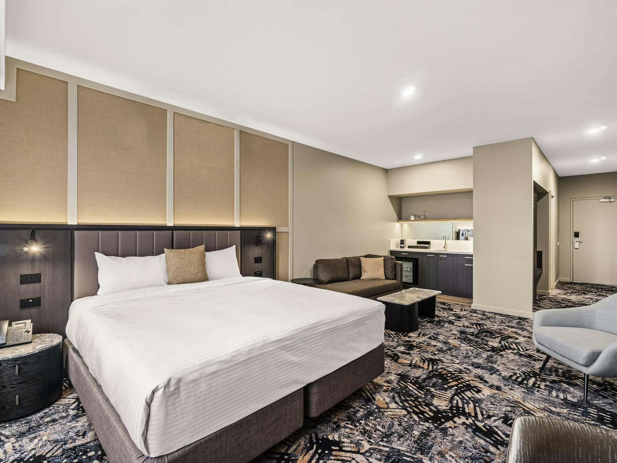 Hotel Mercure Pakenham photo 1