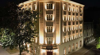 The Crown Krakow Handwritten Collection