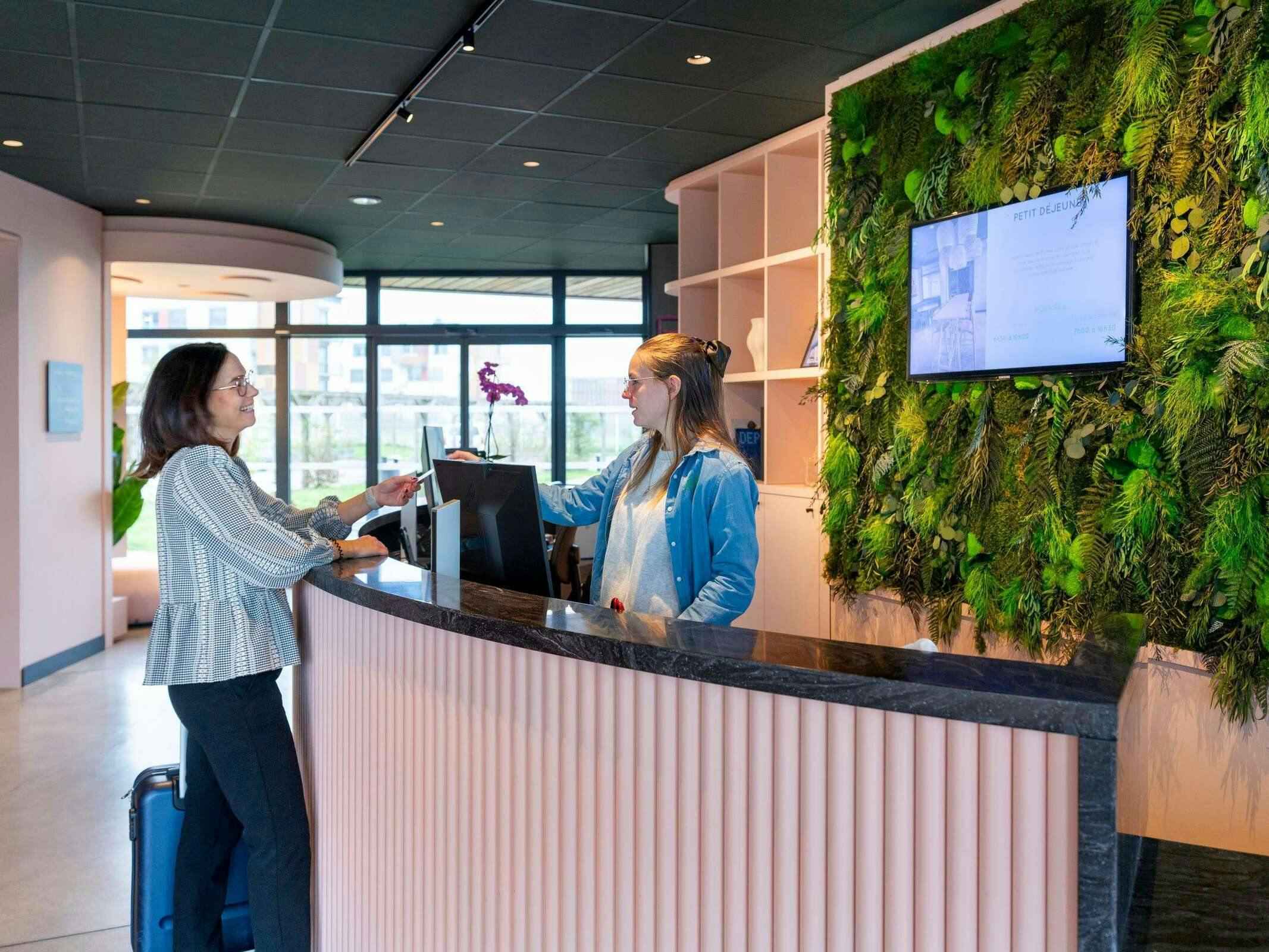 Hotel Ibis Styles Dijon Nord Valmy photo 2