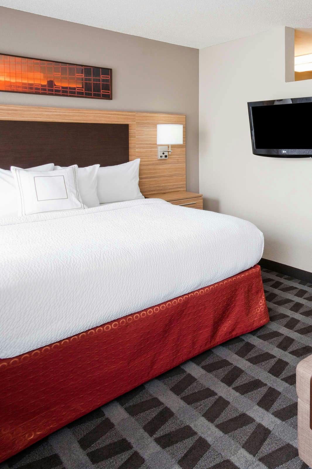 Hotel TownePlace Suites by Marriott Minneapolis Eden Prairie photo 2