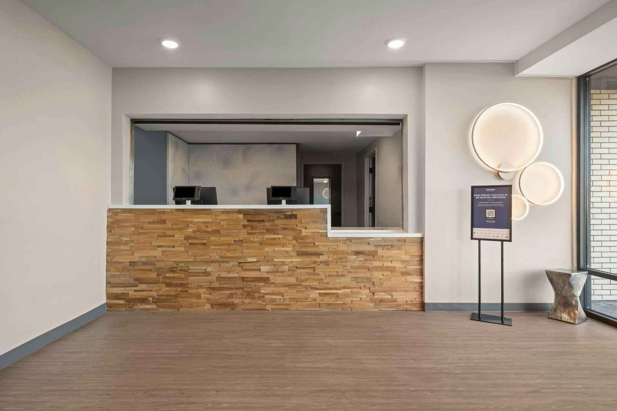 Hotel ECHO Suites Extended Stay by Wyndham Johnson City Medical CR photo 1