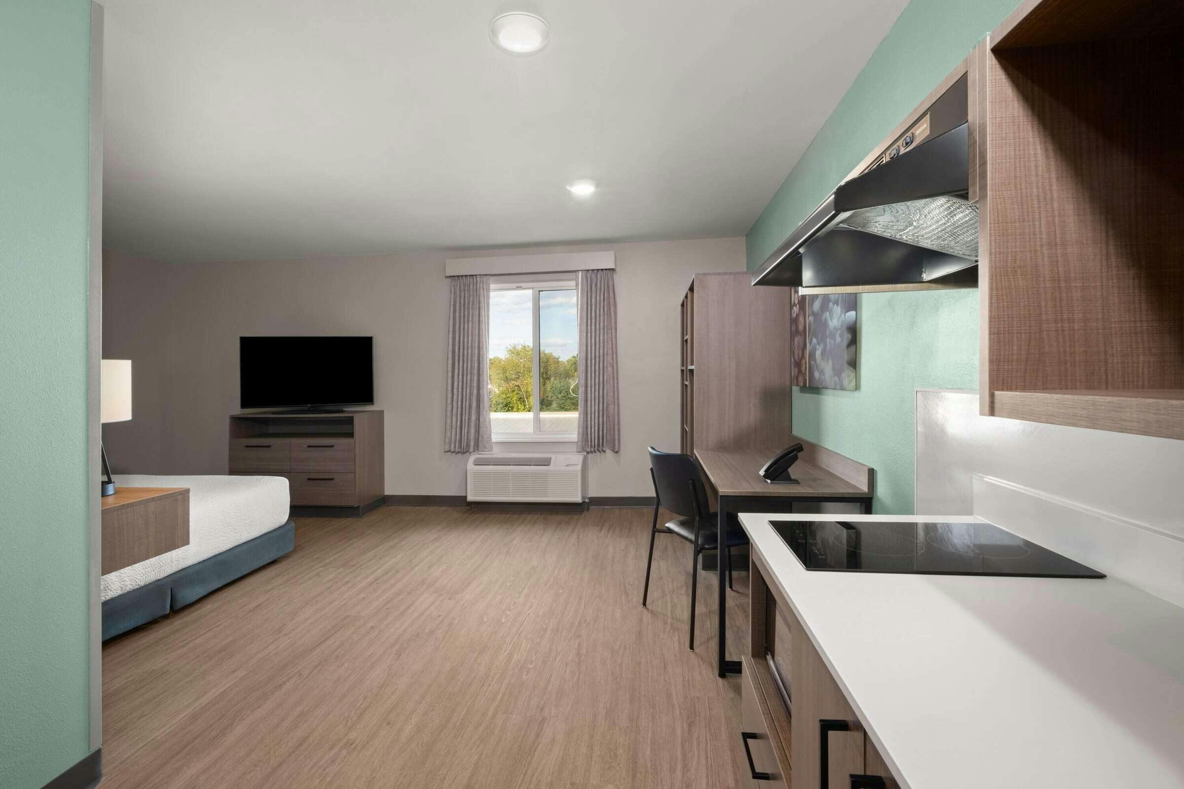 Hotel ECHO Suites Extended Stay by Wyndham Johnson City Medical CR photo 4