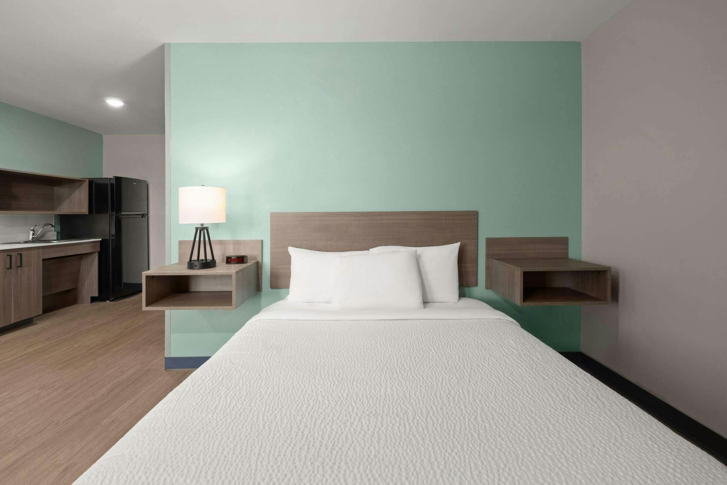 Hotel ECHO Suites Extended Stay by Wyndham Johnson City Medical CR photo 5