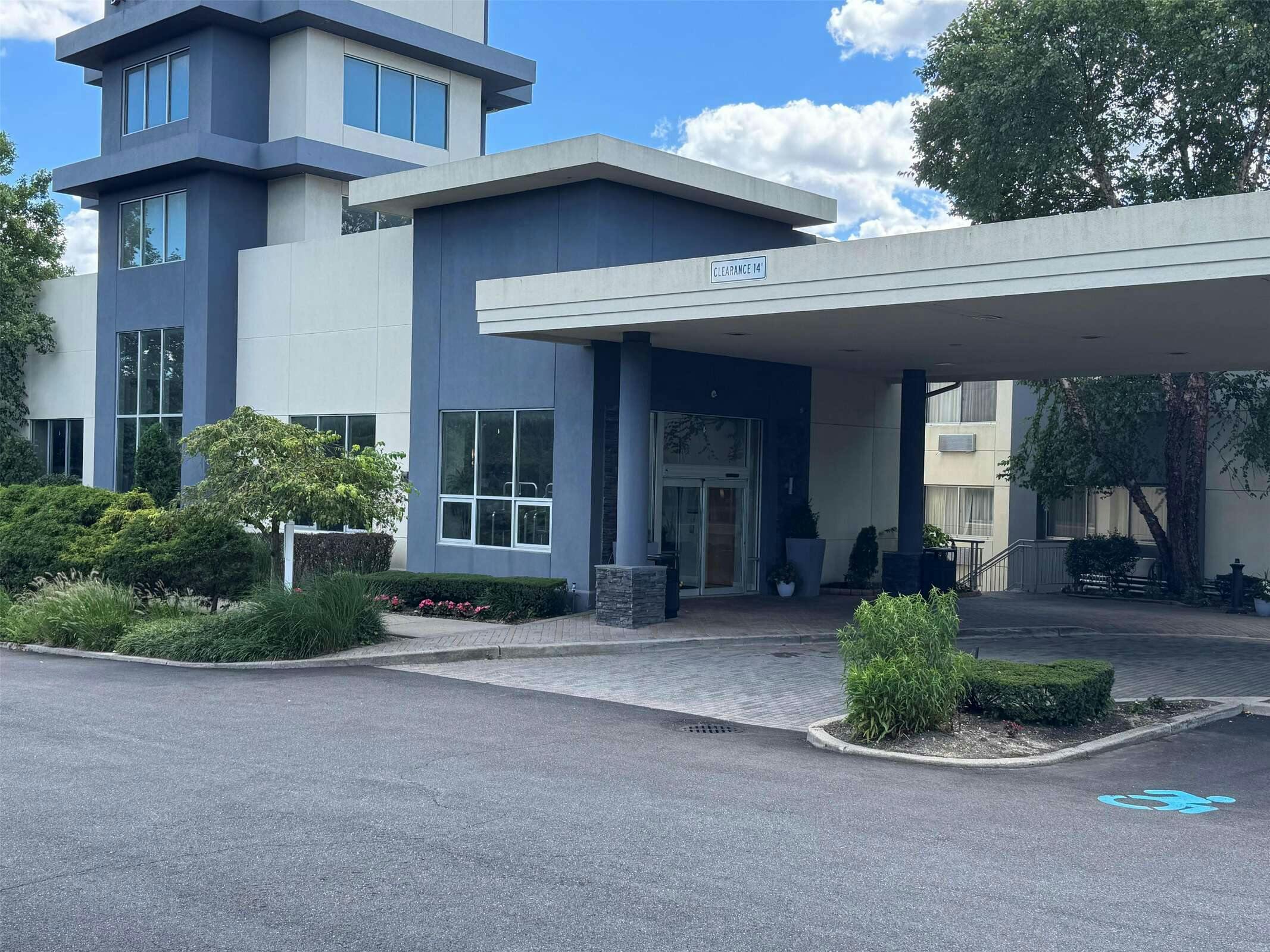 Best Western Premier Plainview Long Island Hotel