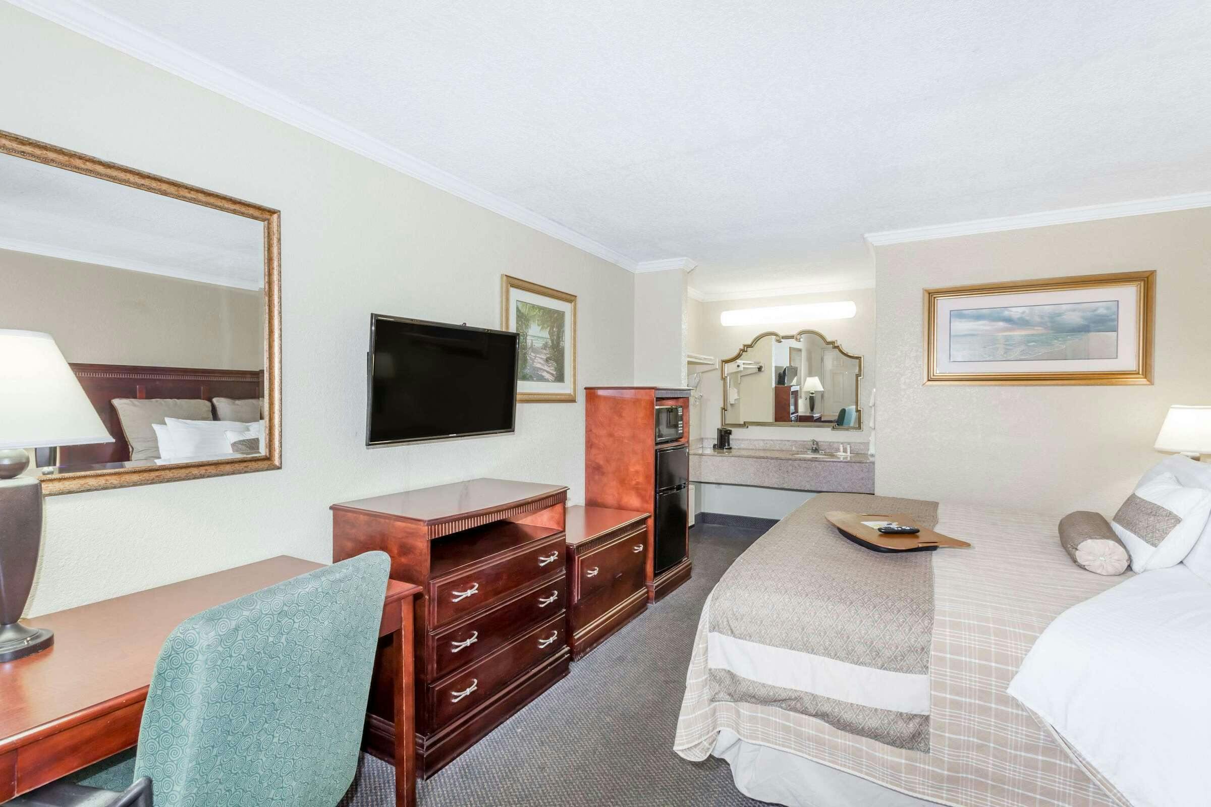 Hotel Days Inn Destin photo 5