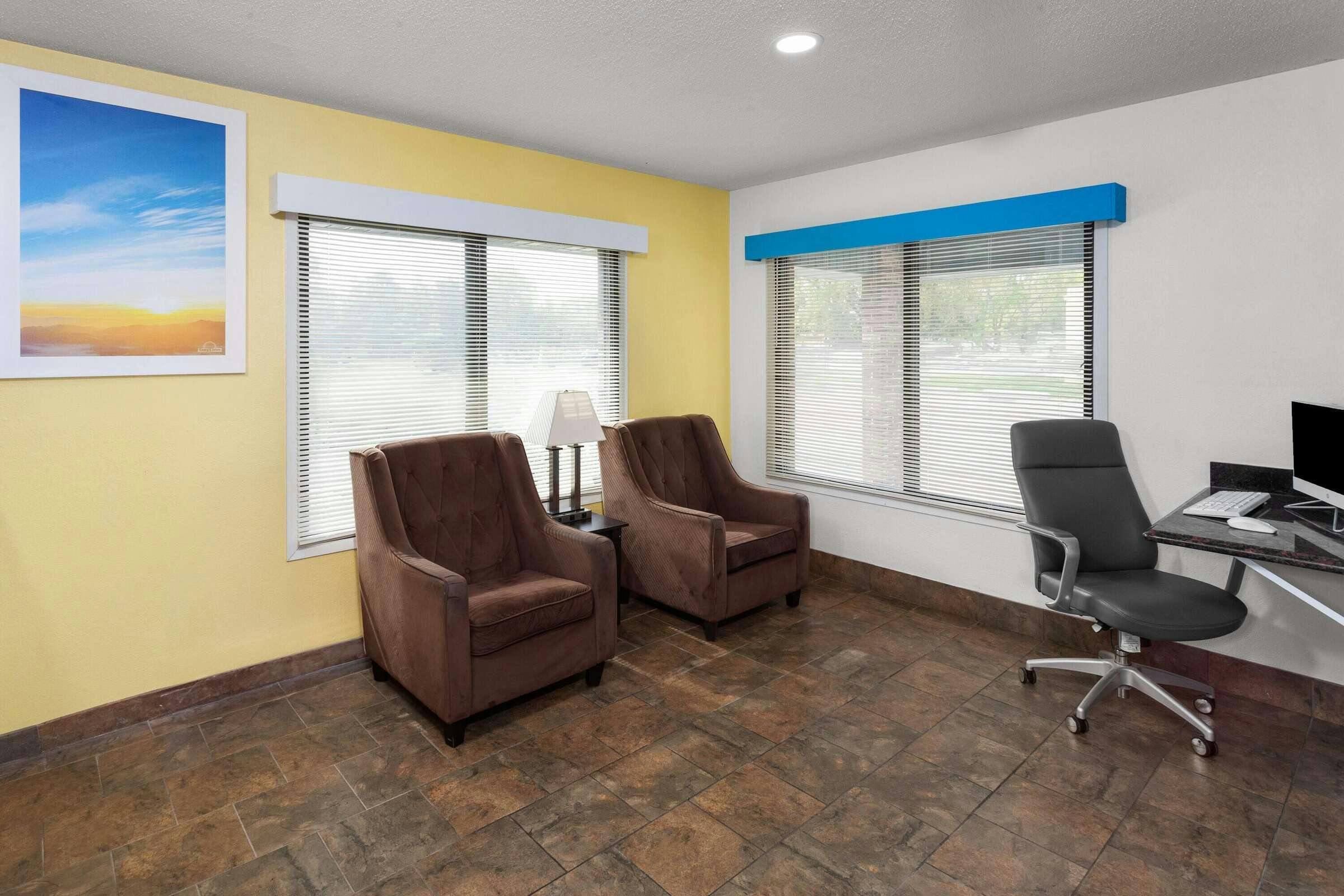 Hotel Days Inn by Wyndham Mason City photo 3