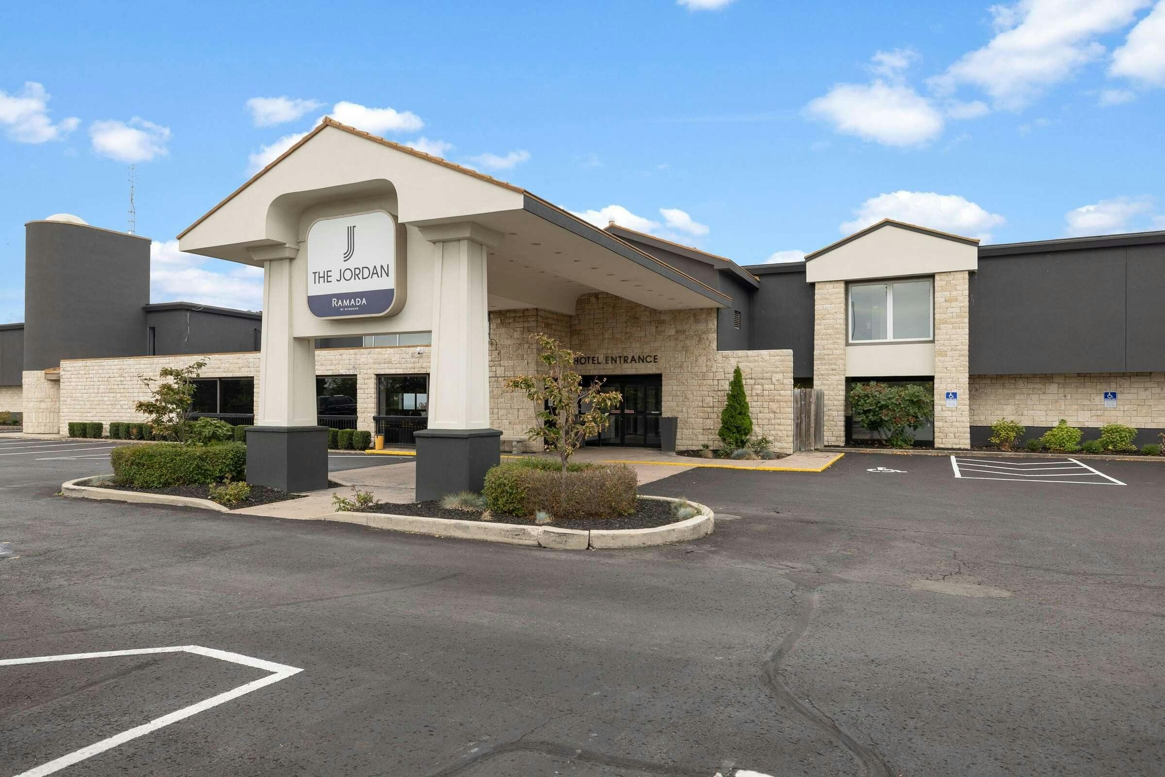 Ramada Jordan Stn BeacnHrbside