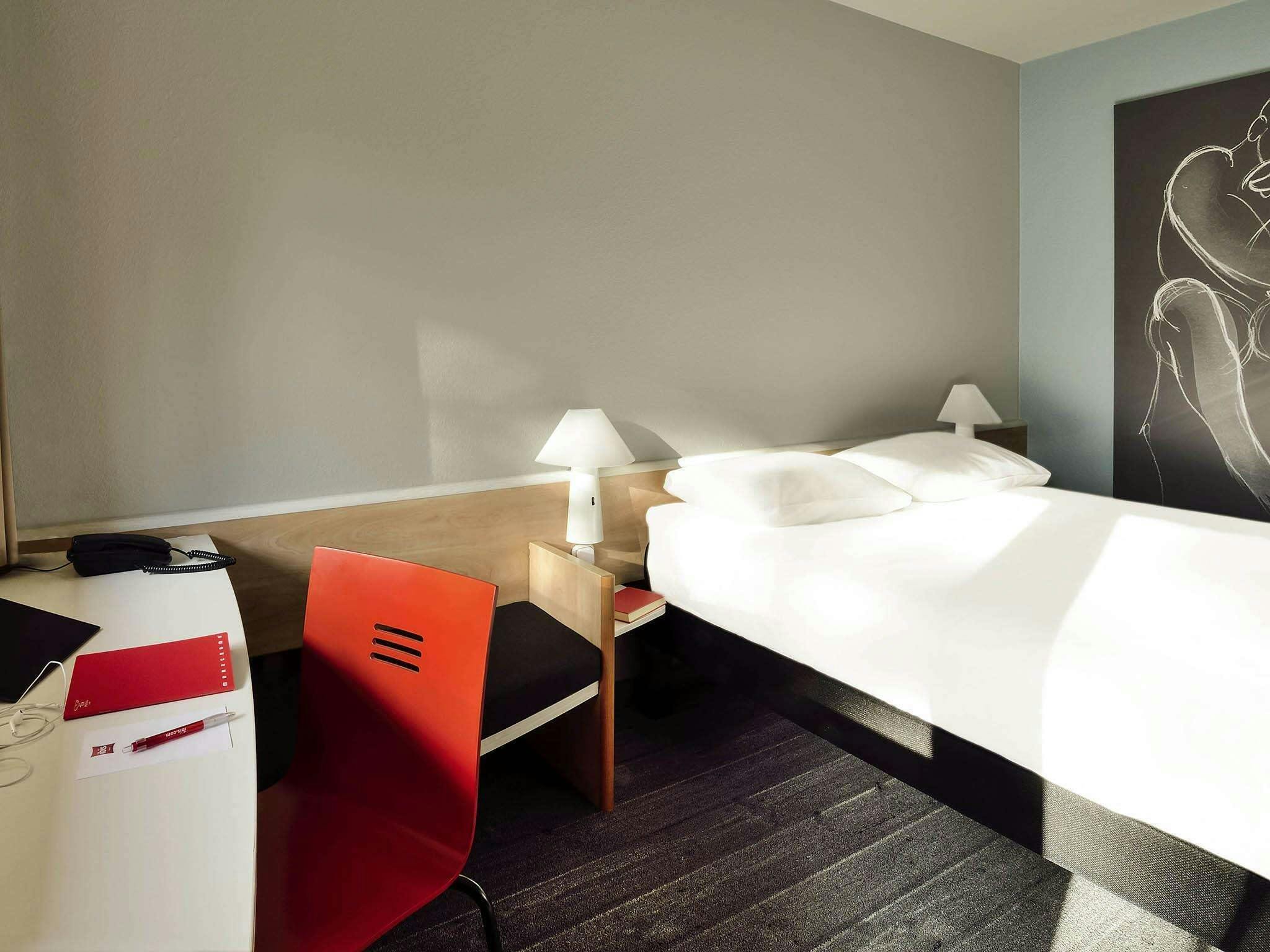 Hotel Ibis Dieppe Val Druel photo 1