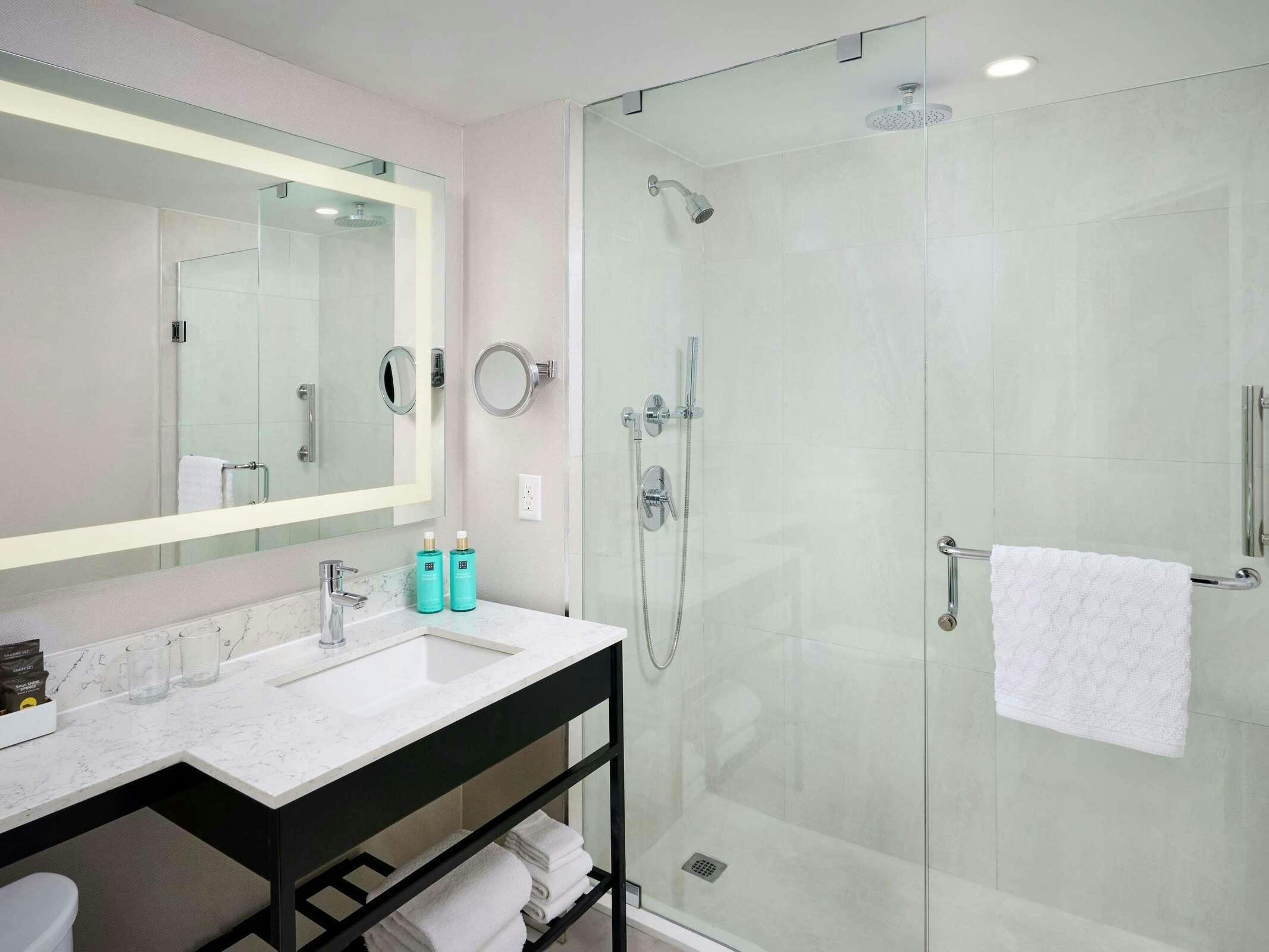 Hotel Novotel Toronto Centre photo 5