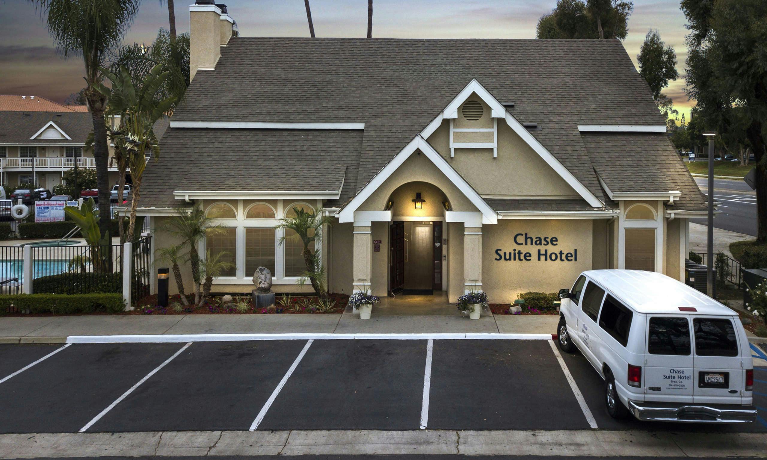 Chase Suite Hotel Brea