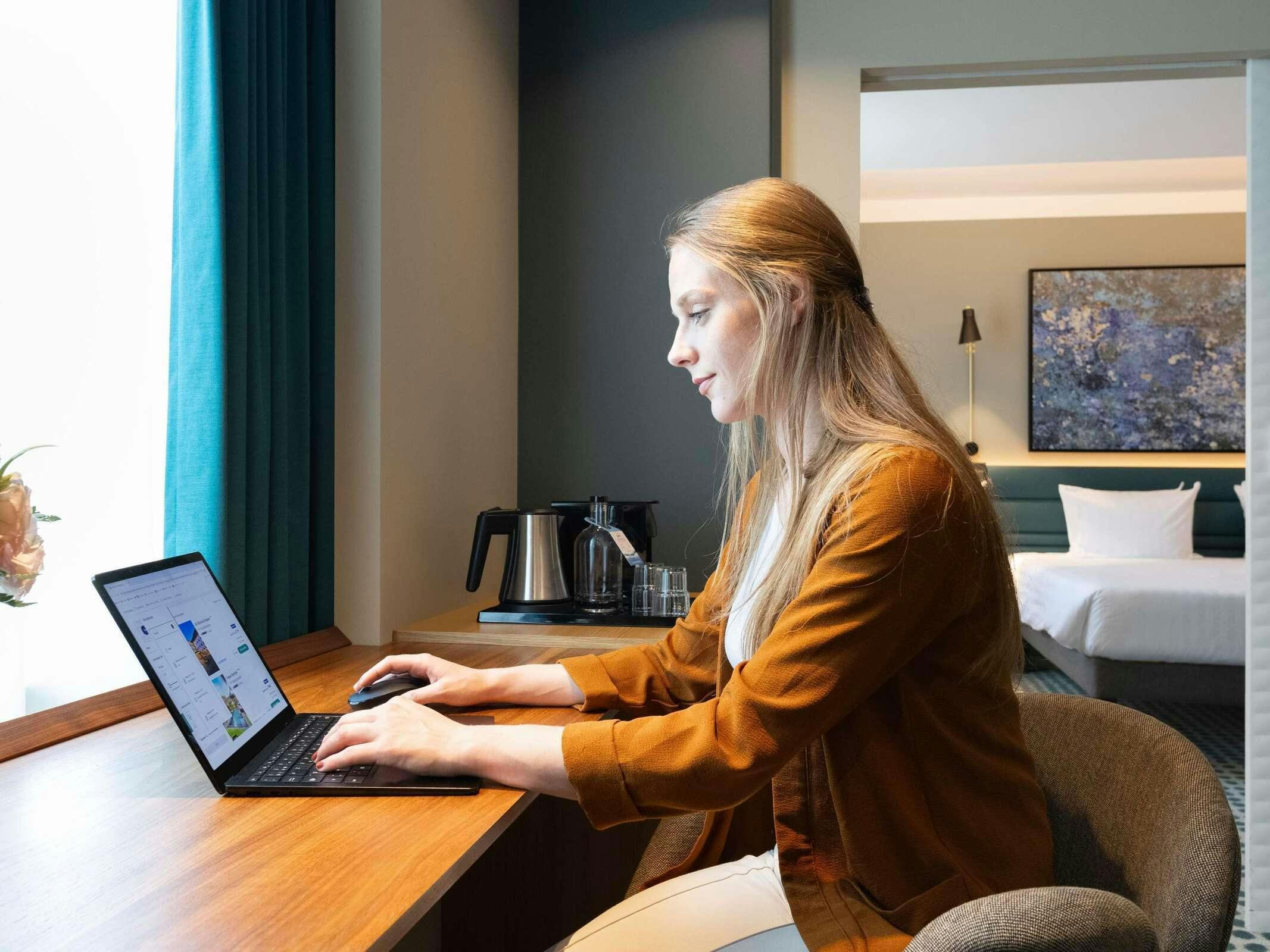 Hotel Novotel Luxembourg Kirchberg photo 2