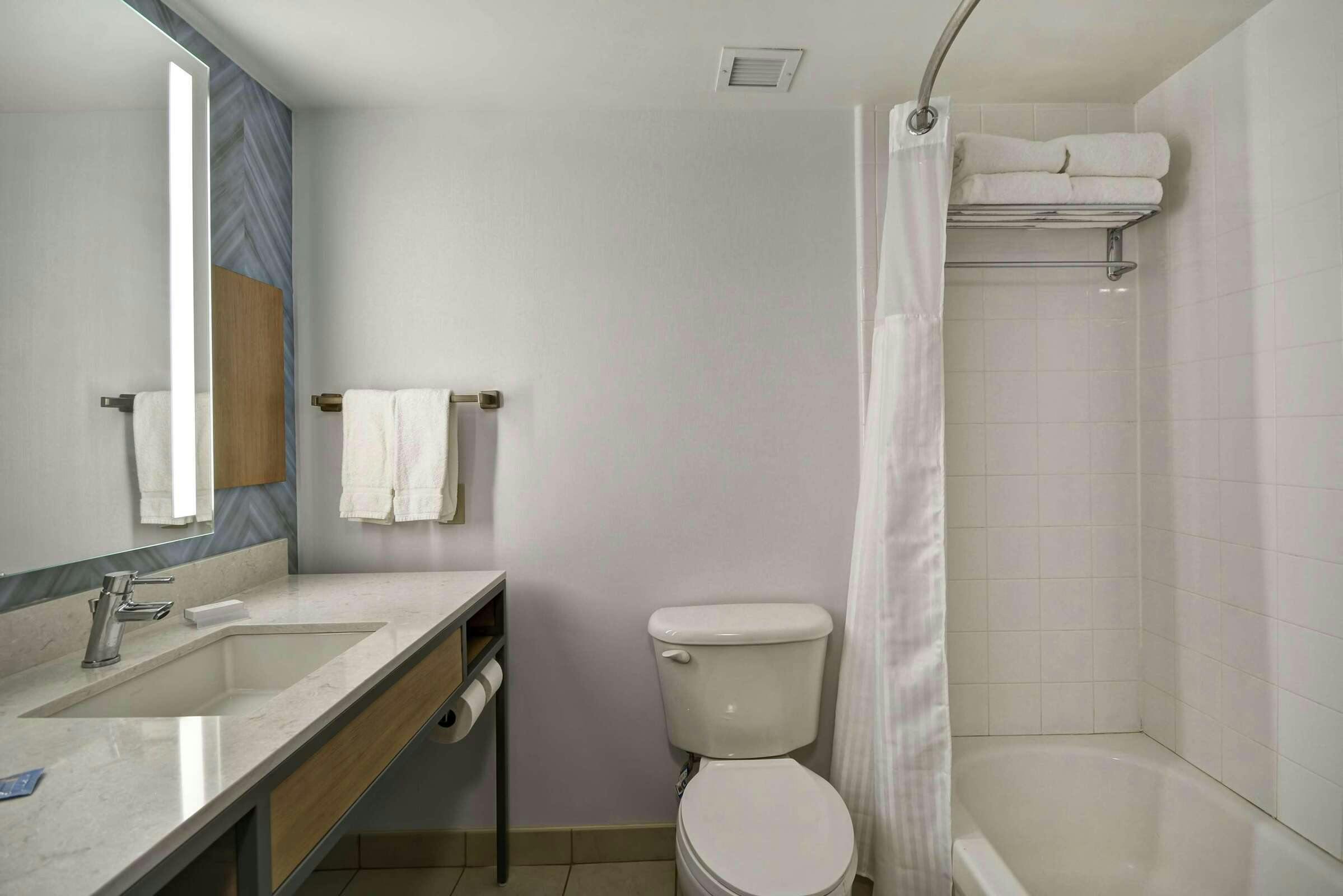 Hotel HILTON GARDEN INN PANAMA CITY, FL photo 3