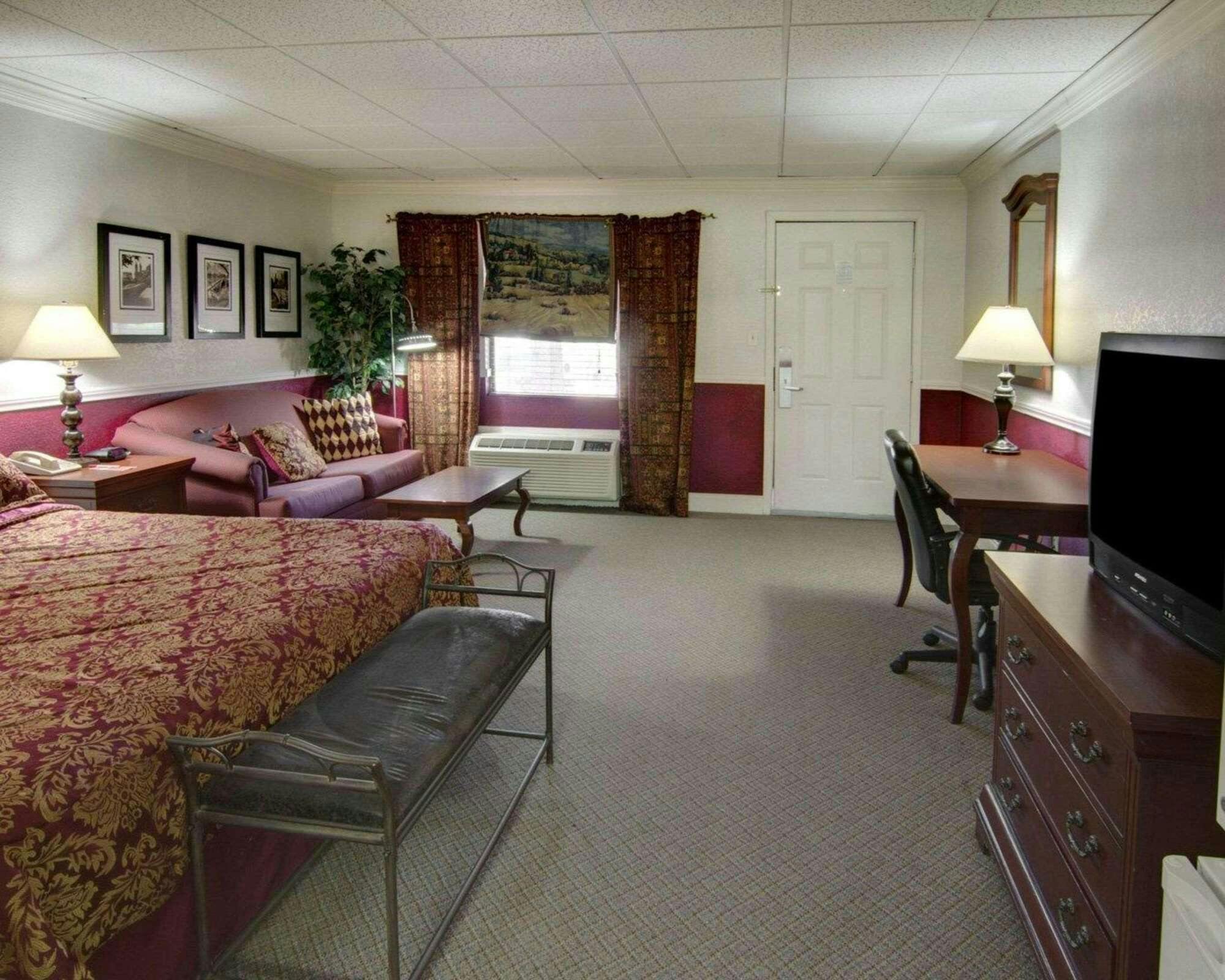 Hotel Rodeway Inn Conference Center El Dorado photo 2