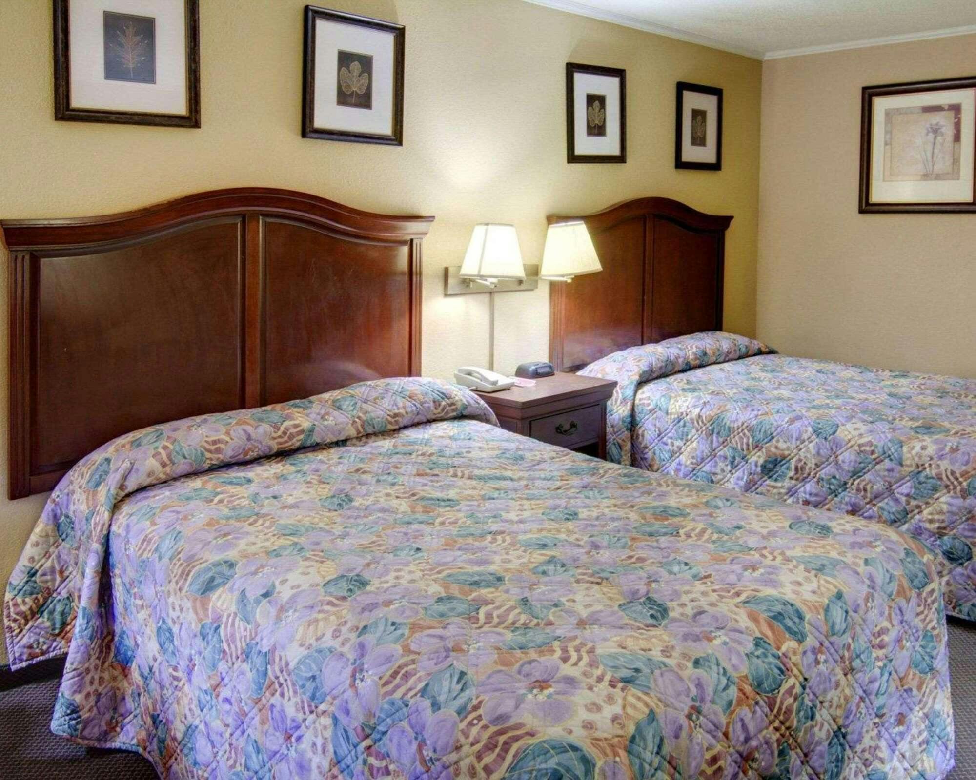 Hotel Rodeway Inn Conference Center El Dorado photo 3