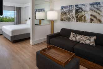 Hotel SpringHill Suites Fort Lauderdale Airport photo 2