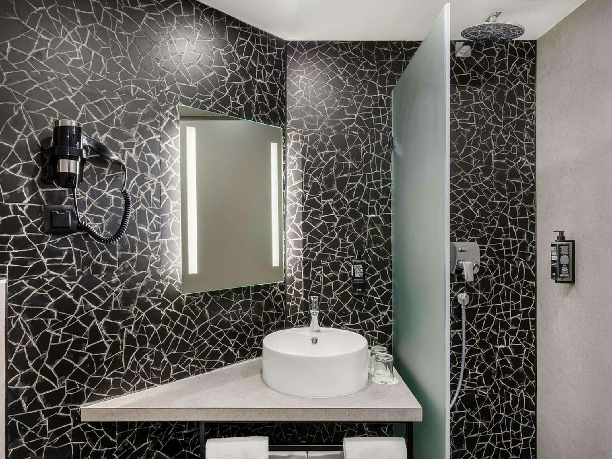 Hotel Ibis Budapest Heroes Square photo 5