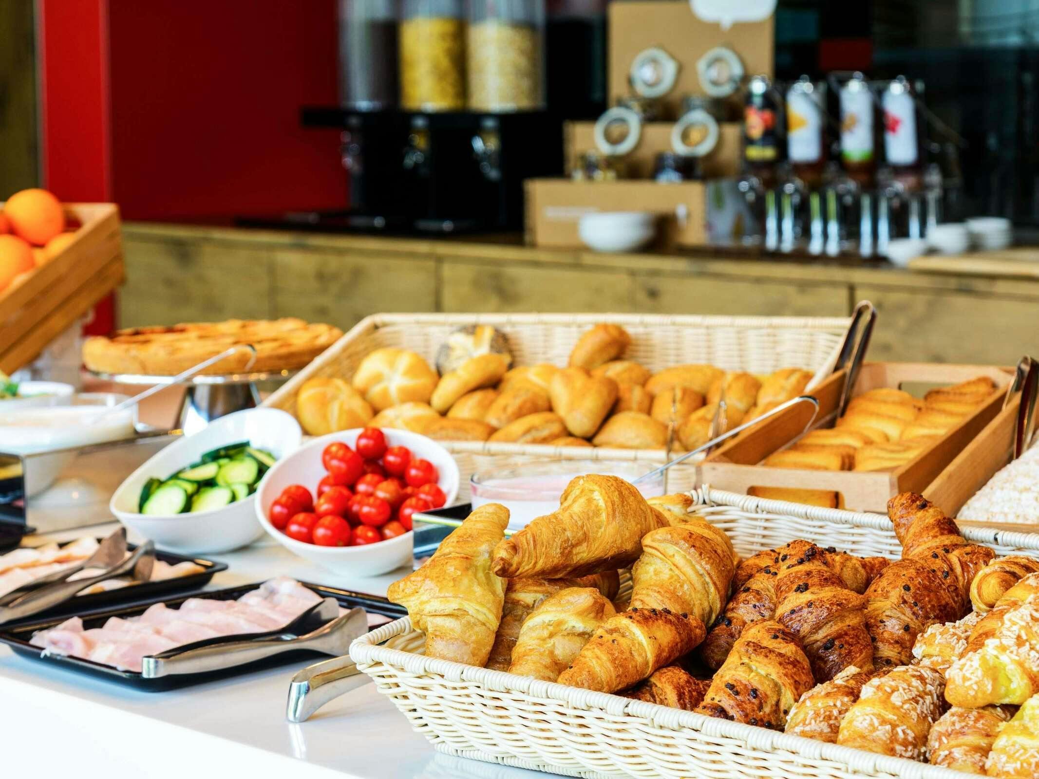 Hotel Ibis Milano Fiera photo 1