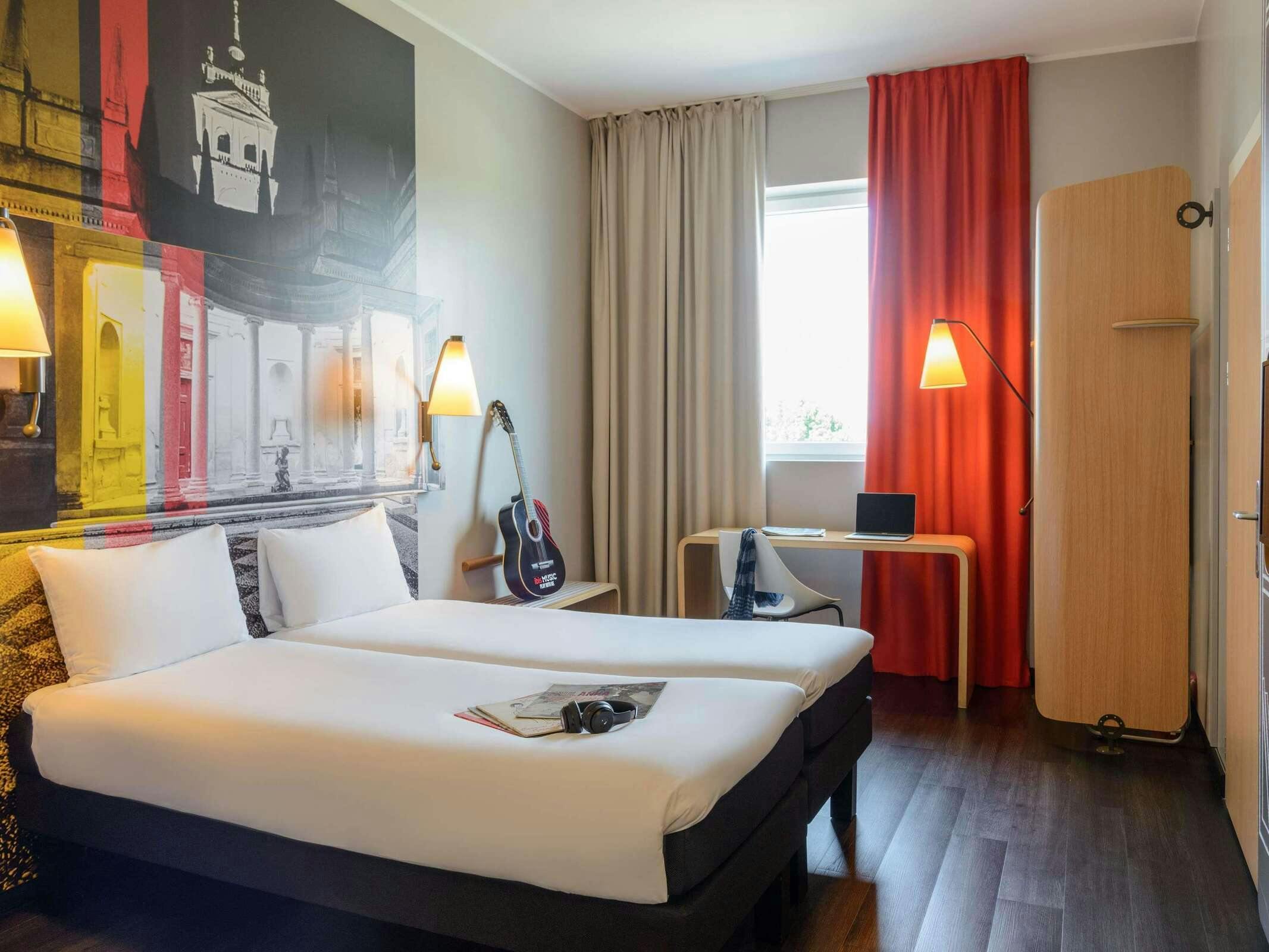Hotel Ibis Milano Fiera photo 4