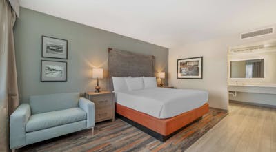 Best Western Plus King's Inn & Suites