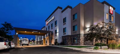 Best Western Plus Airport Inn & Suites