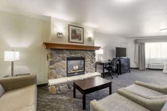 Hotel Best Western Plus Edmonds Harbor Inn photo 1