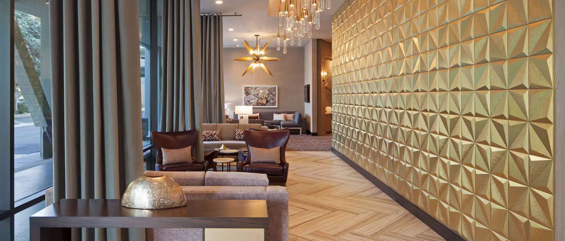 H Hotel Los Angeles, Curio Collection by Hilton