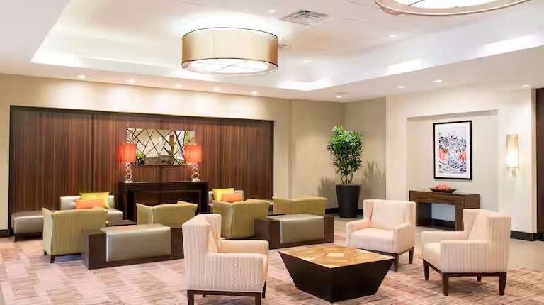 Hotel Doubletree By Hilton Hotel Grand Rapids Airport photo 4