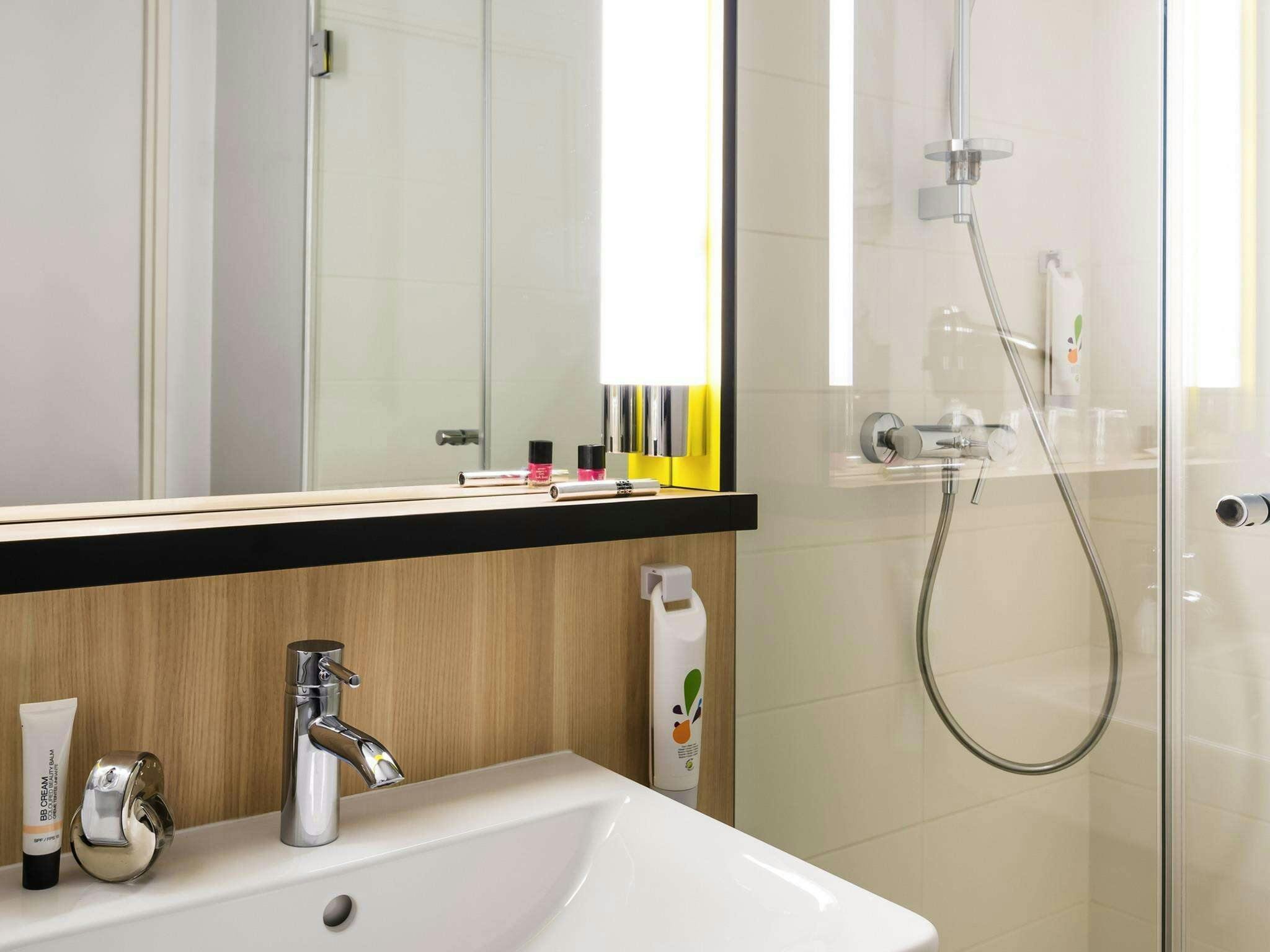 Hotel Ibis Styles Guyancourt Versailles photo 4