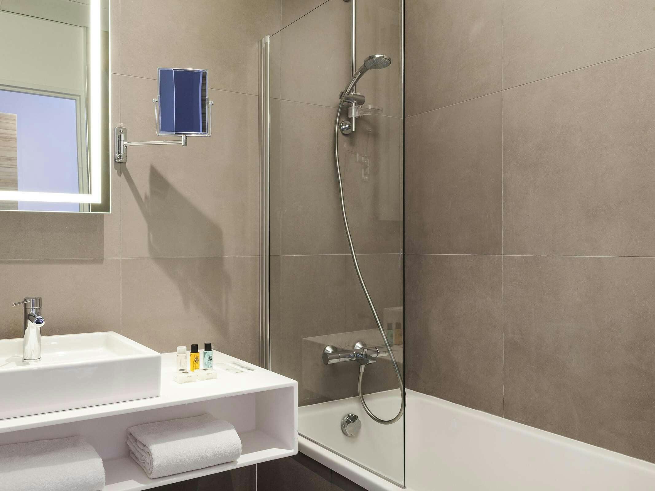 Hotel Novotel Tours Centre Gare photo 3