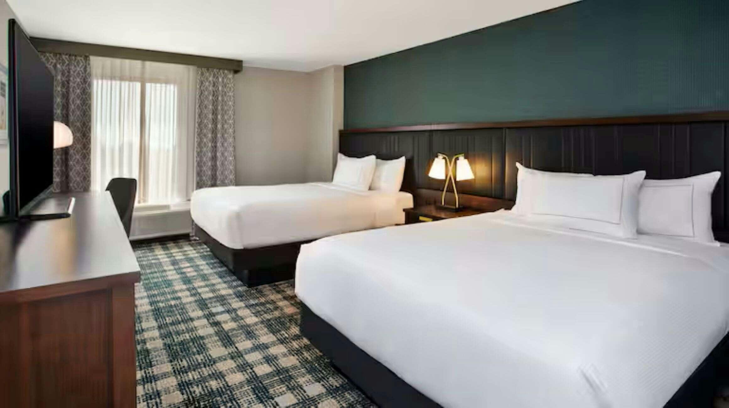 Hotel DoubleTree by Hilton Lansing photo 2