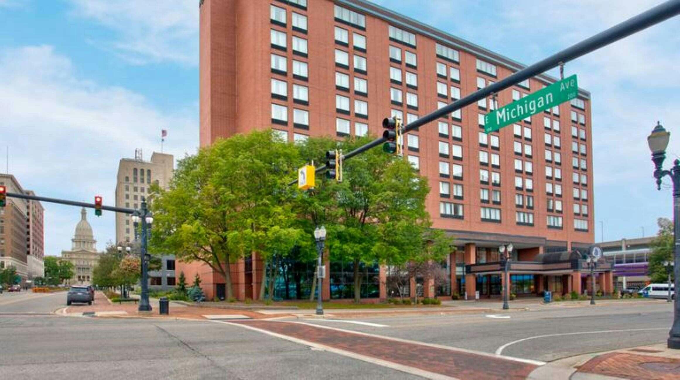 DoubleTree by Hilton Lansing