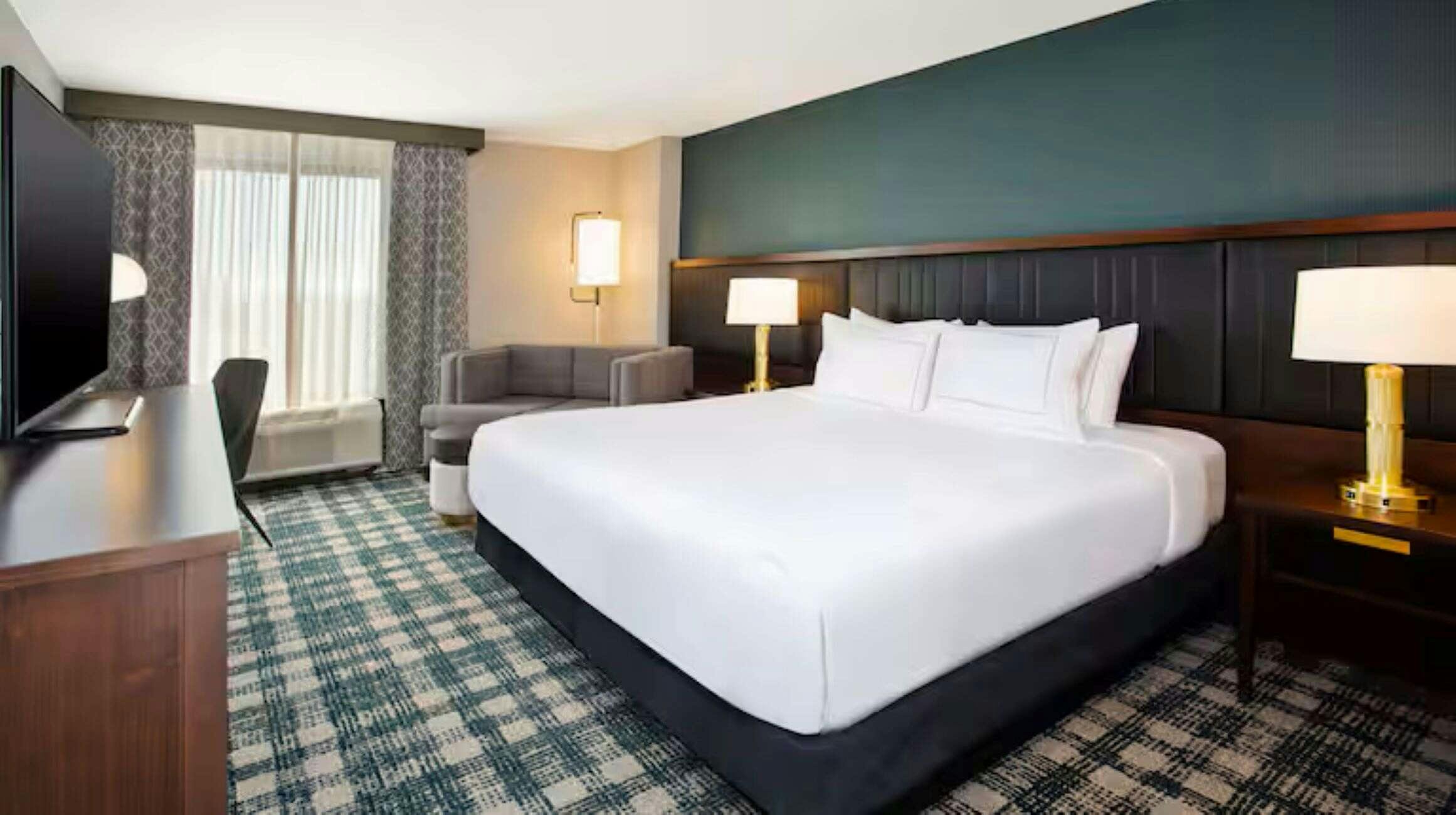 Hotel DoubleTree by Hilton Lansing photo 1