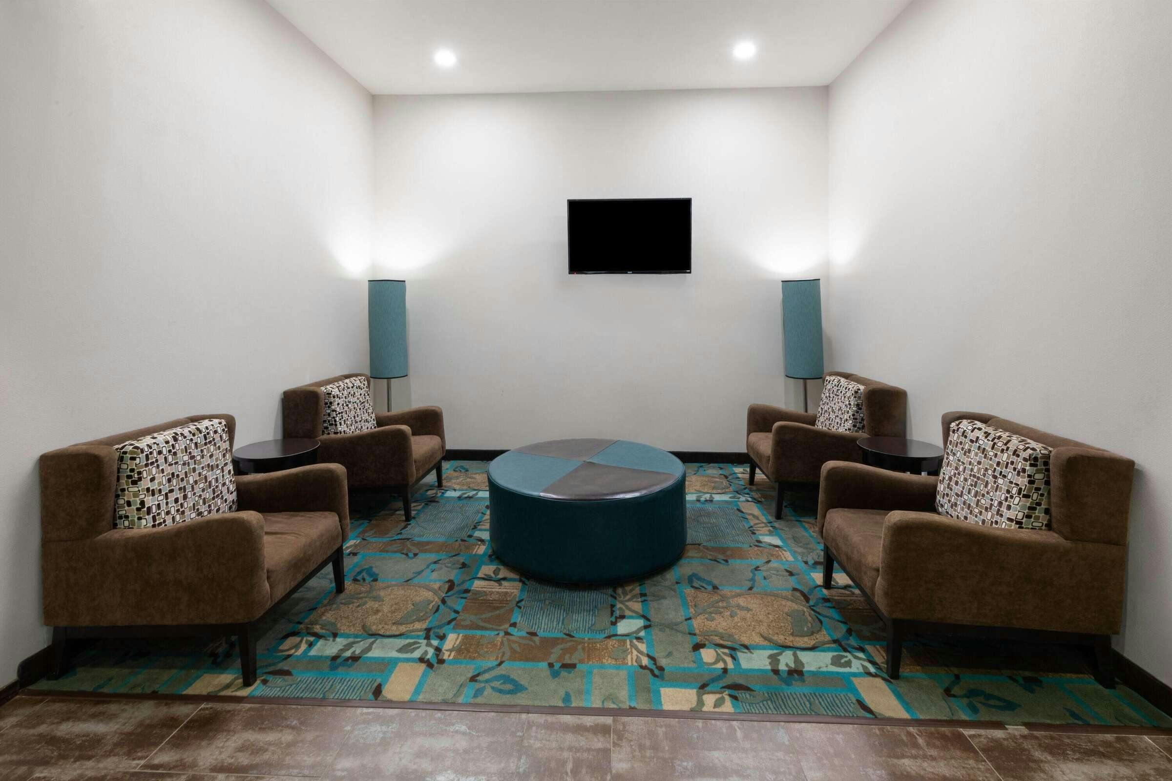 Hotel BU Andrews photo 4